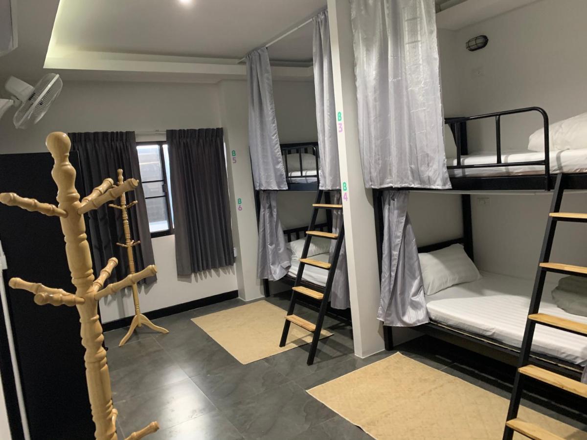 Youniverse Homestay Чиангмай Экстерьер фото