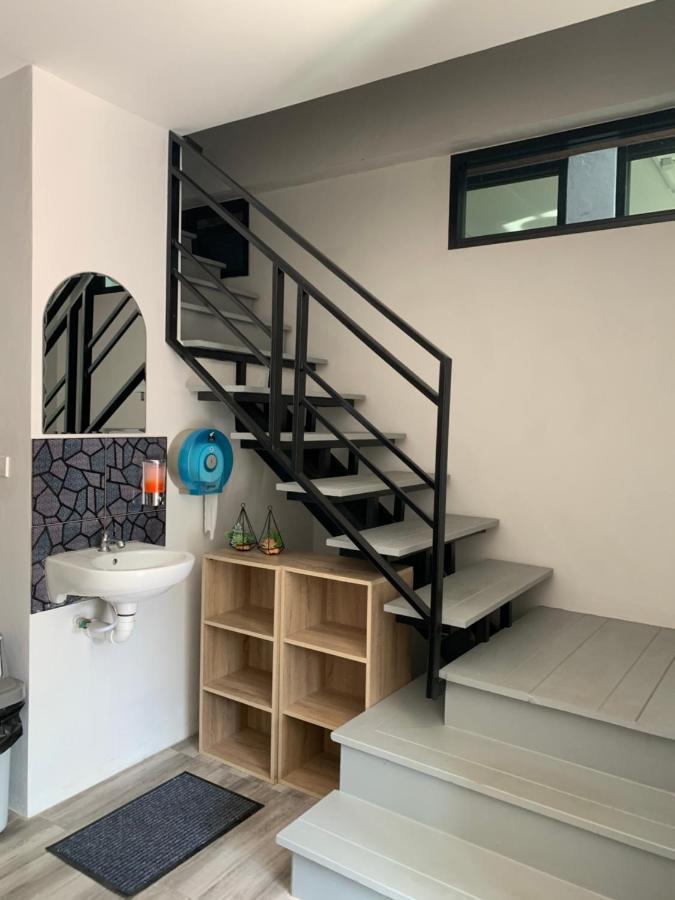 Youniverse Homestay Чиангмай Экстерьер фото