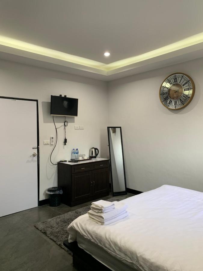 Youniverse Homestay Чиангмай Экстерьер фото